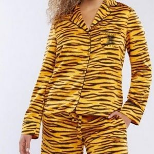 NWOT 2 pairs savage x fenty tiger pajama pants